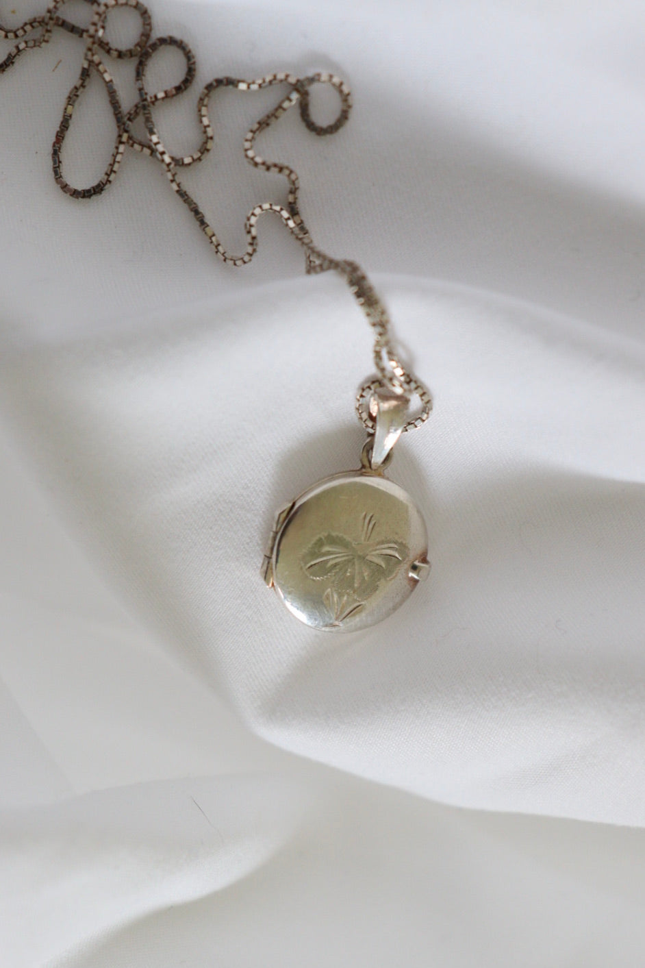 The Flower Locket - vintage pendant locket with necklace