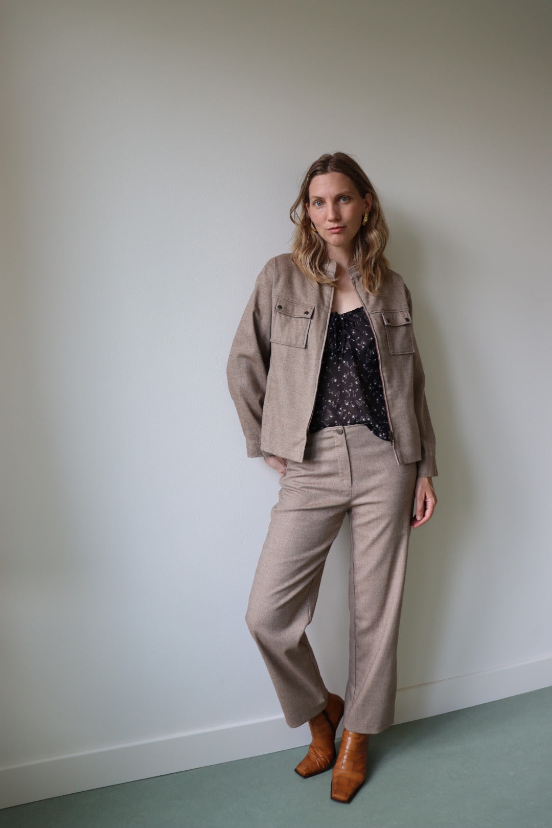 The Beige Suit - classic two piece - M