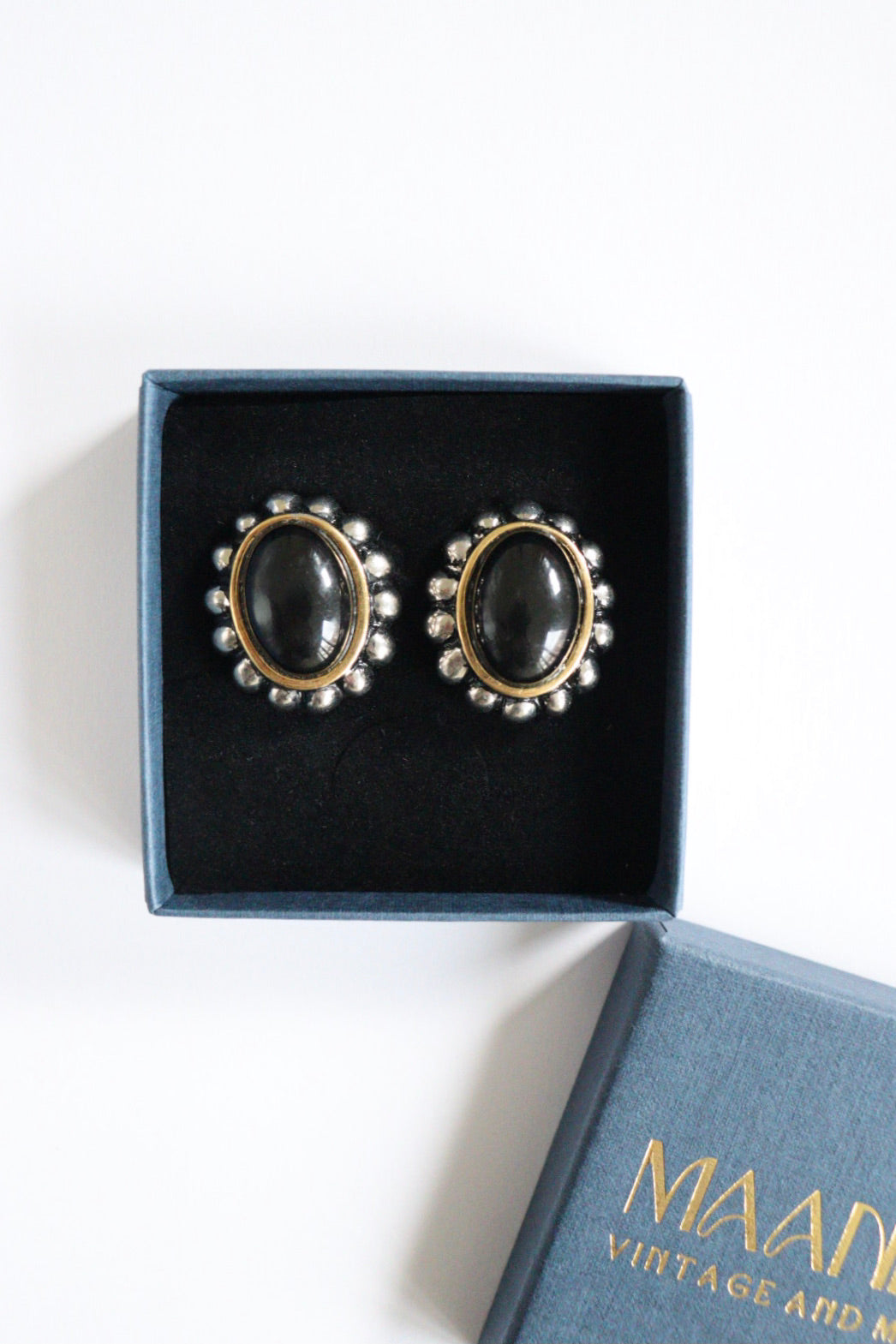The Black Pearls - clip-on earrings