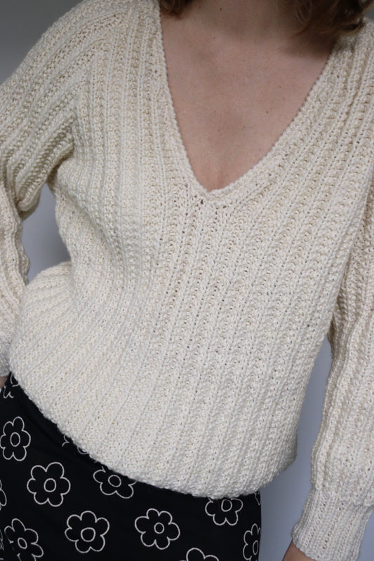 The Ivory V - sweater - S up to L
