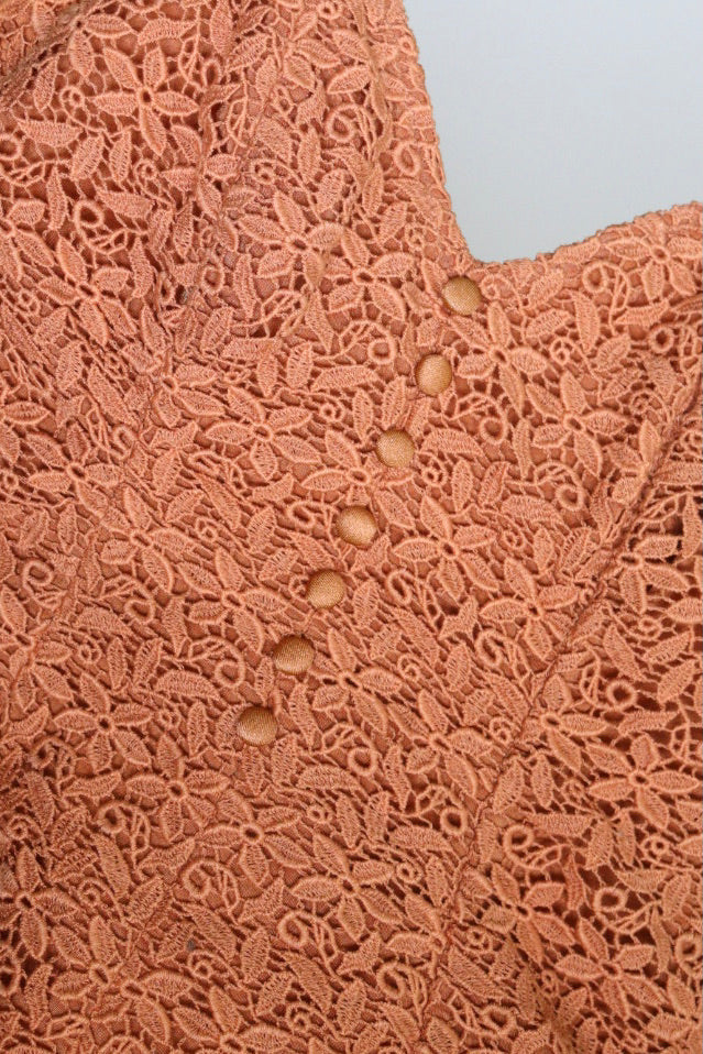The Cinnamon Lace - top - M up to L