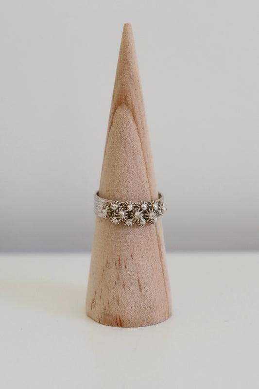 The Sardinian Daisies - vintage silver ring
