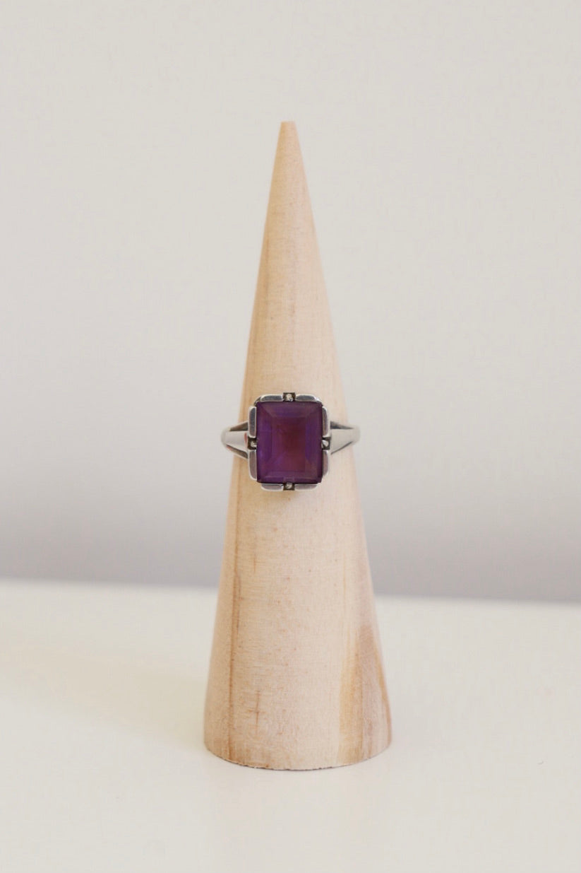 The Amethyst Signet - vintage silver ring