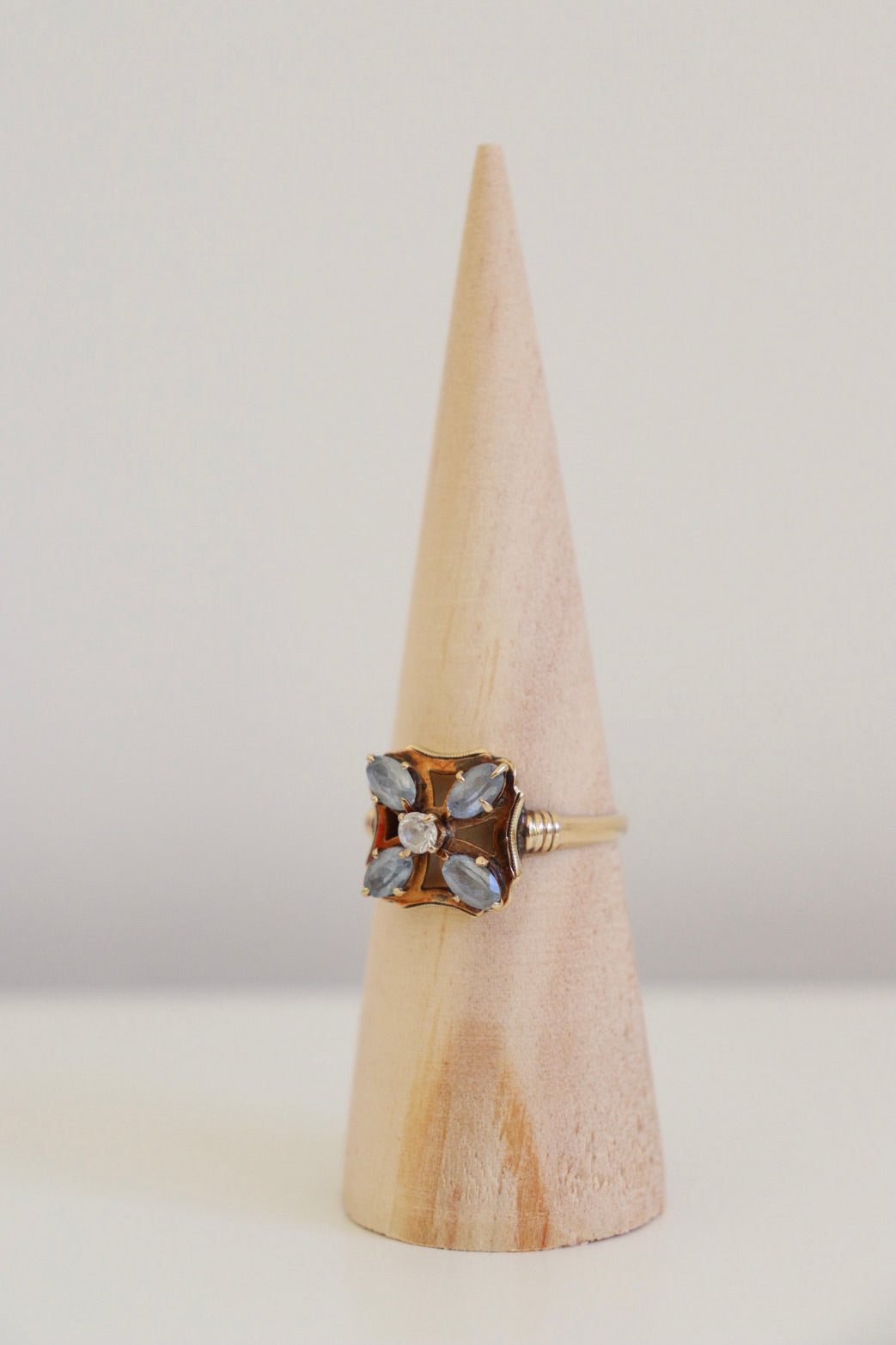 The Topaz Flower - vintage 10K gold ring
