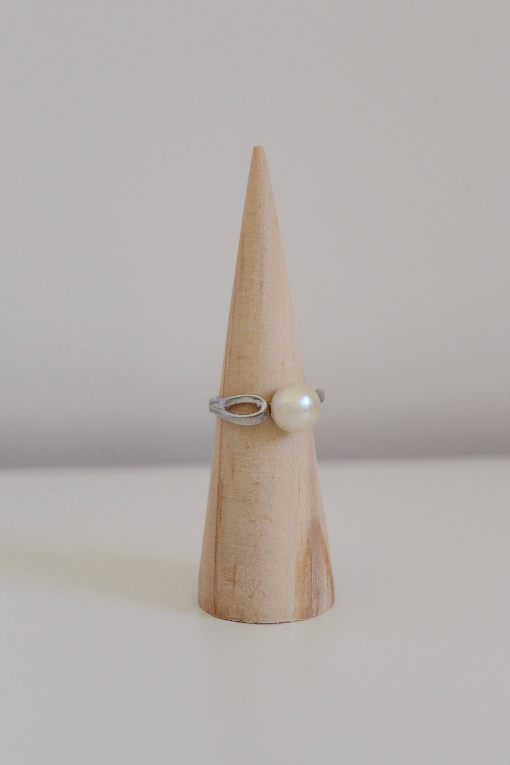 The Twisted Pearl - vintage silver ring with pearl