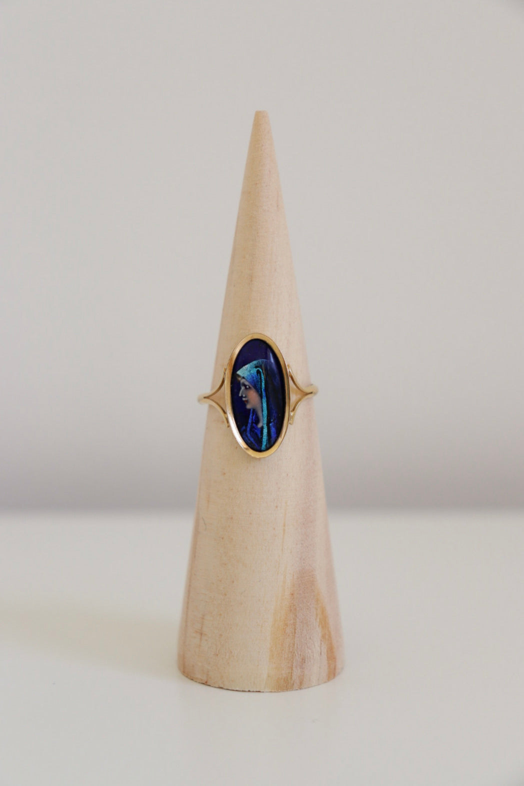 The Saint Fabiola - vintage 18K gold ring