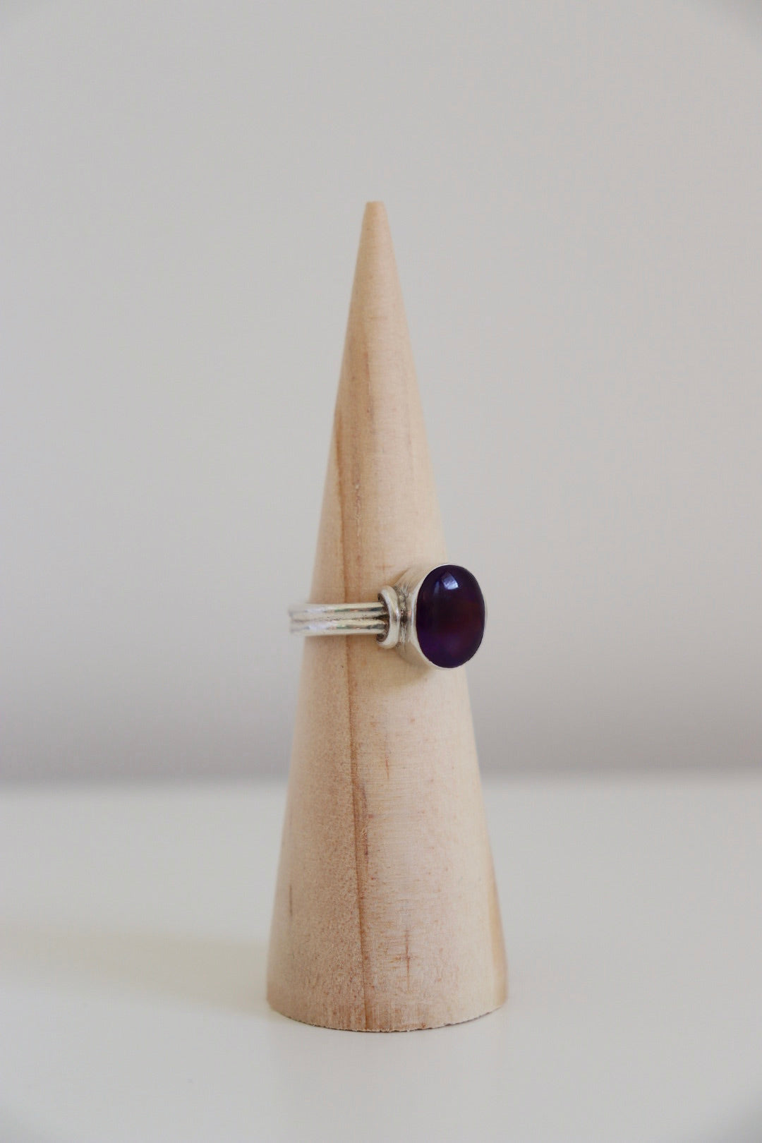 The Dark Amethyst - vintage silver ring