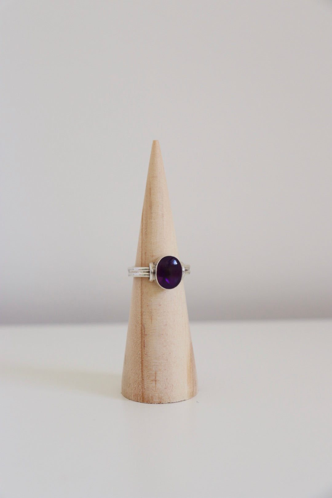 The Dark Amethyst - vintage silver ring