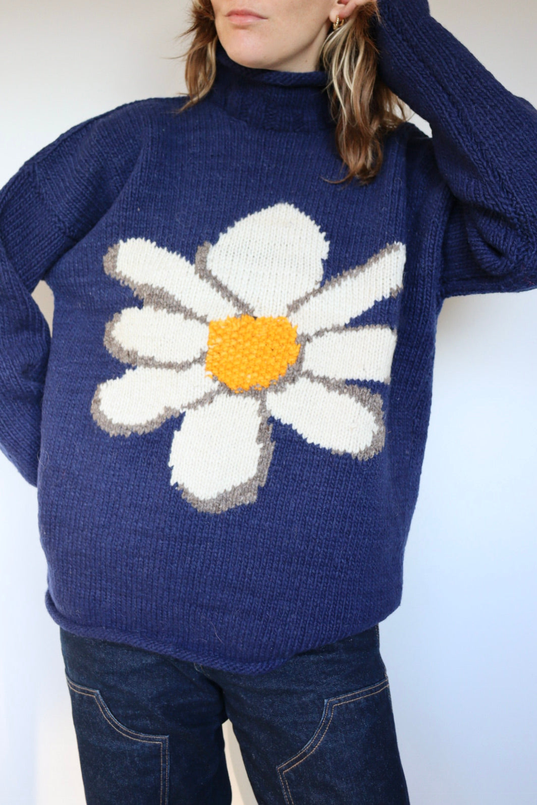 The Classic Daisy - vintage knitted sweater - S up to L/XL