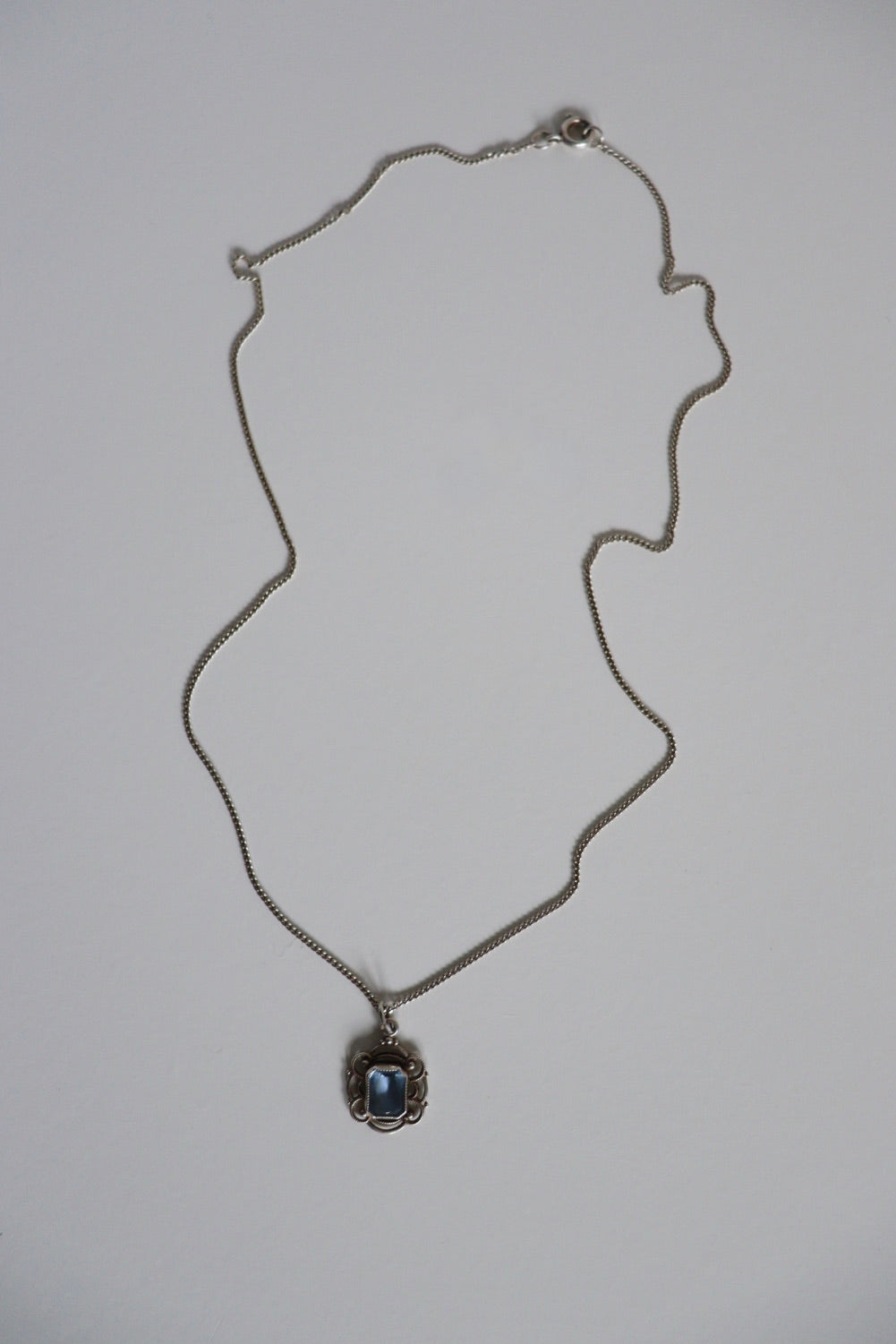 The Art Deco - vintage silver pendant with necklace