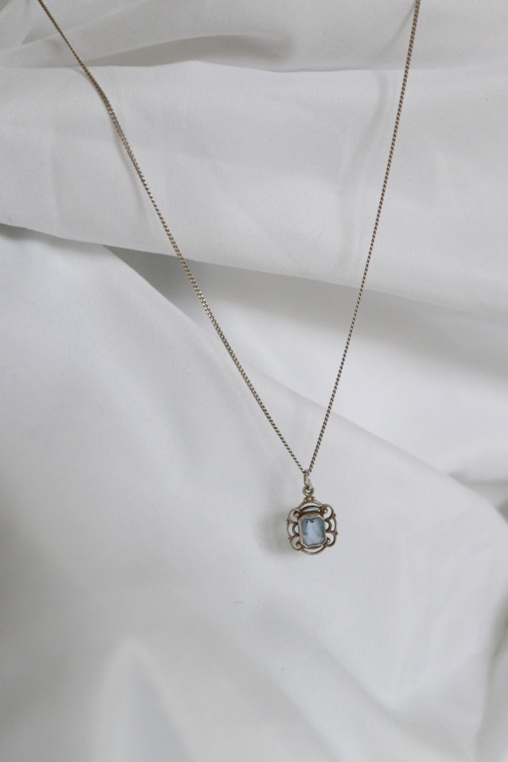 The Art Deco - vintage silver pendant with necklace