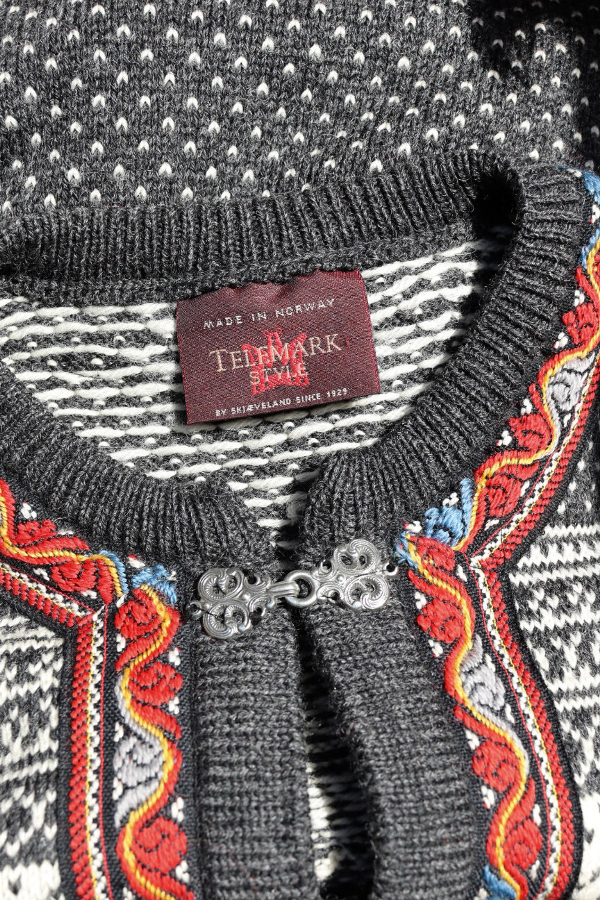 The Classic Nordic - vintage Norwegian / Scandinavian cardigan - S up to L/XL