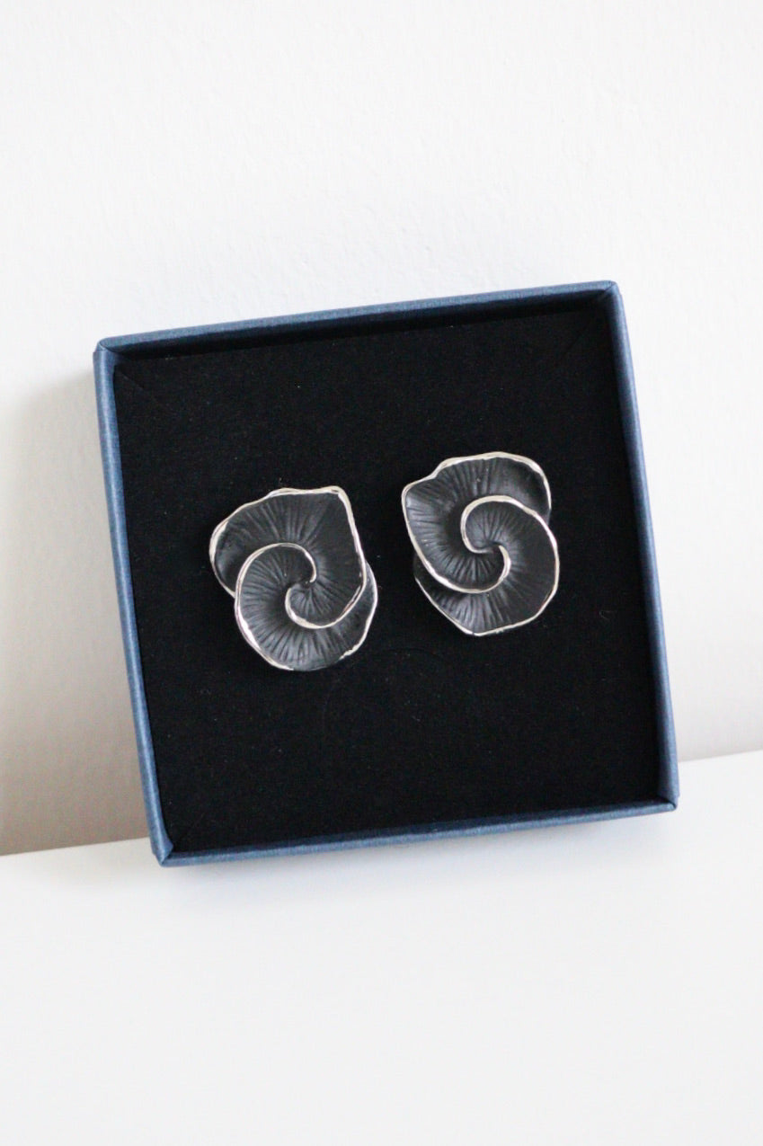The Nautilus Shells - vintage earrings