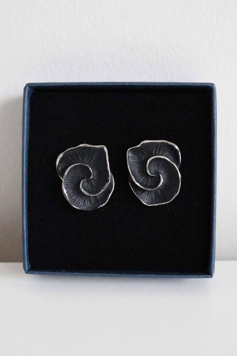 The Nautilus Shells - vintage earrings