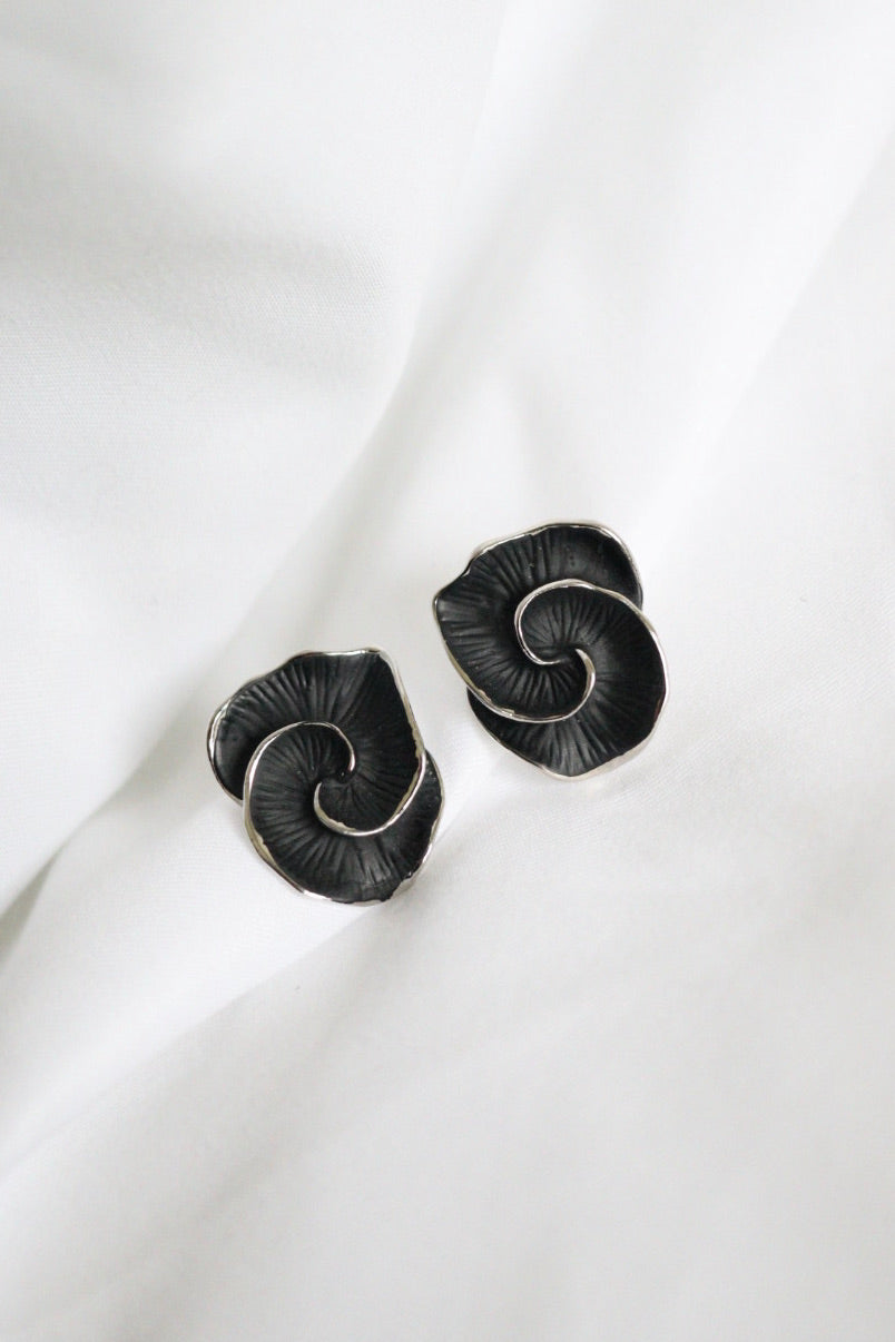 The Nautilus Shells - vintage earrings