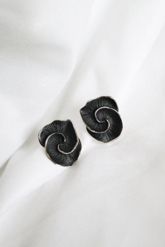 The Nautilus Shells - vintage earrings