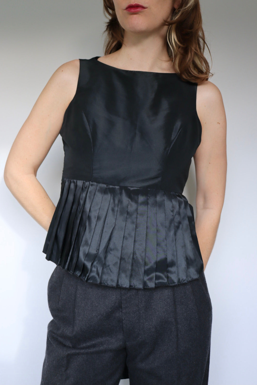 The Pleaded Chique - vintage top - S up to M