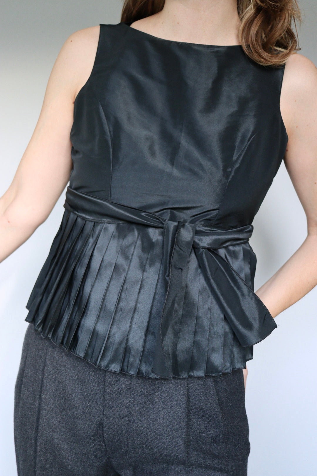 The Pleaded Chique - vintage top - S up to M