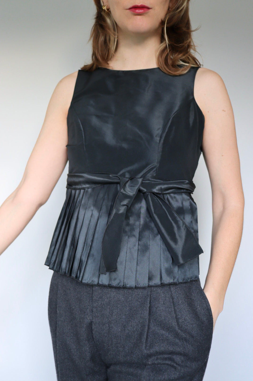 The Pleaded Chique - vintage top - S up to M
