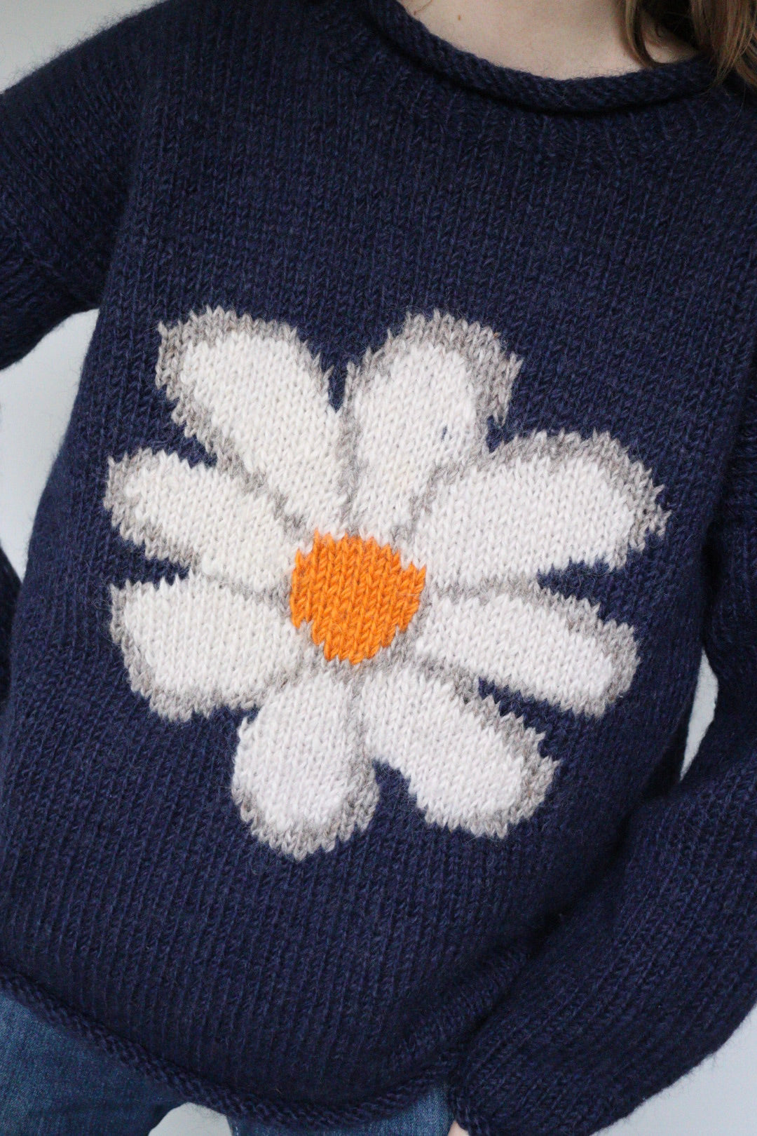 The Blue Daisy - vintage knitted sweater - S up to M/L