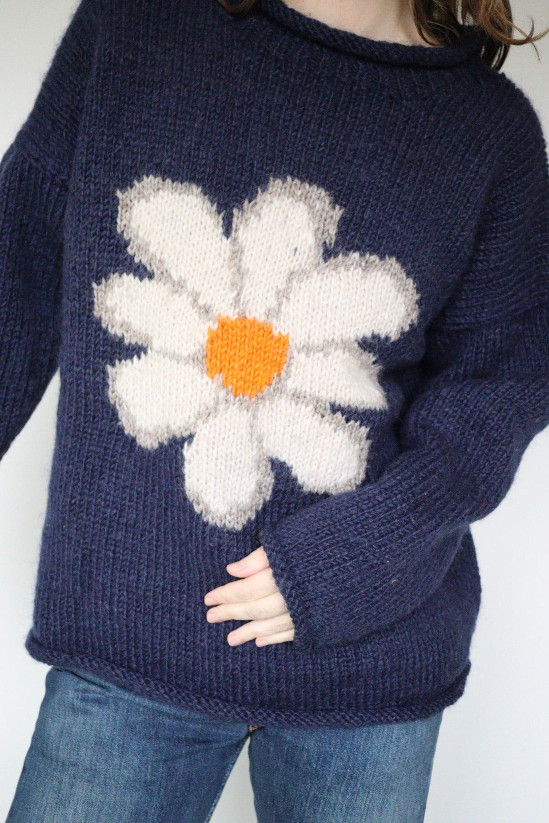 The Blue Daisy - vintage knitted sweater - S up to M/L