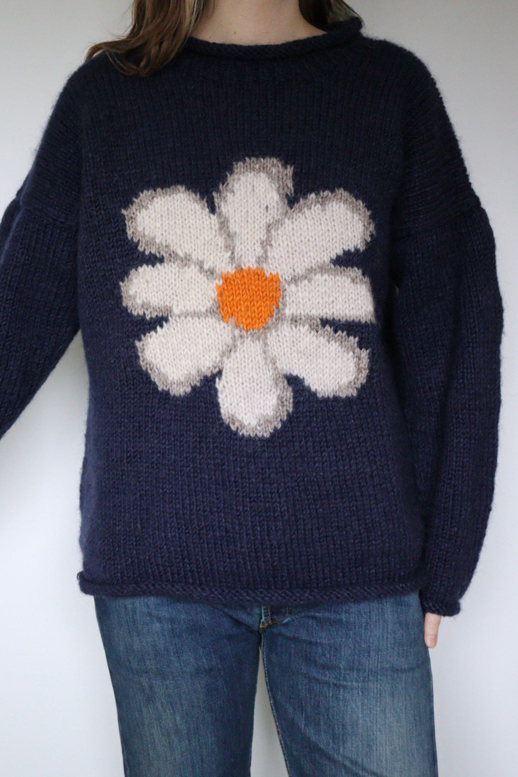 The Blue Daisy - vintage knitted sweater - S up to M/L