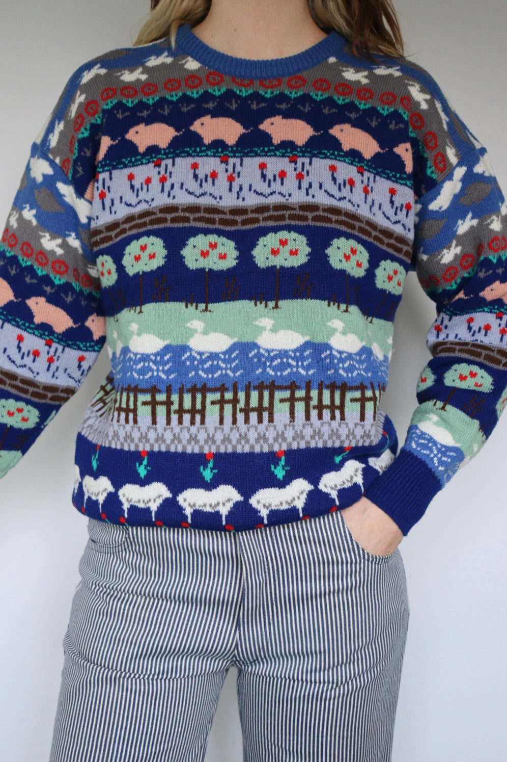 The Farm Yard - vintage sweater - S up to M/L