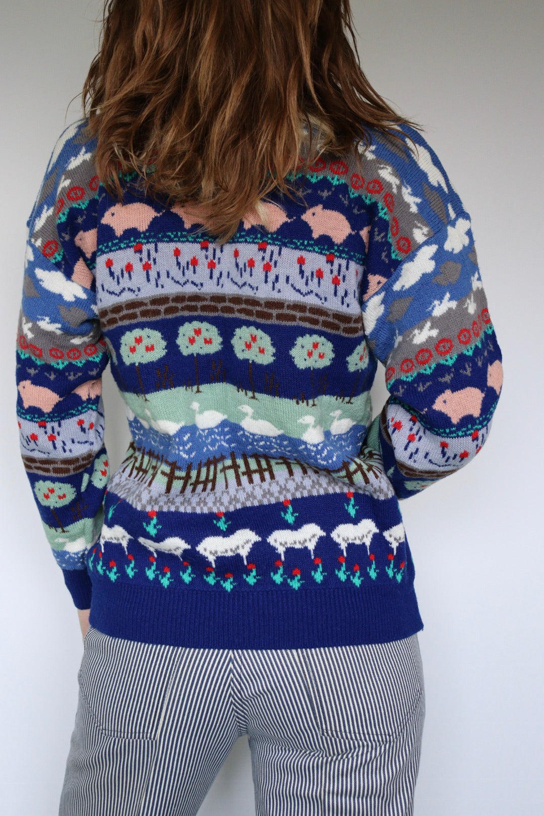 The Farm Yard - vintage sweater - S up to M/L
