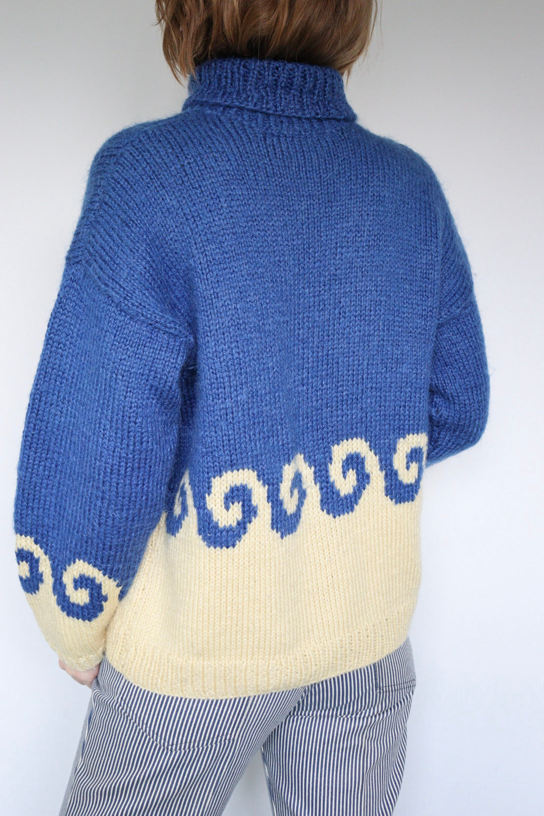 The Wool Waves - vintage knitted sweater - S up to M/L