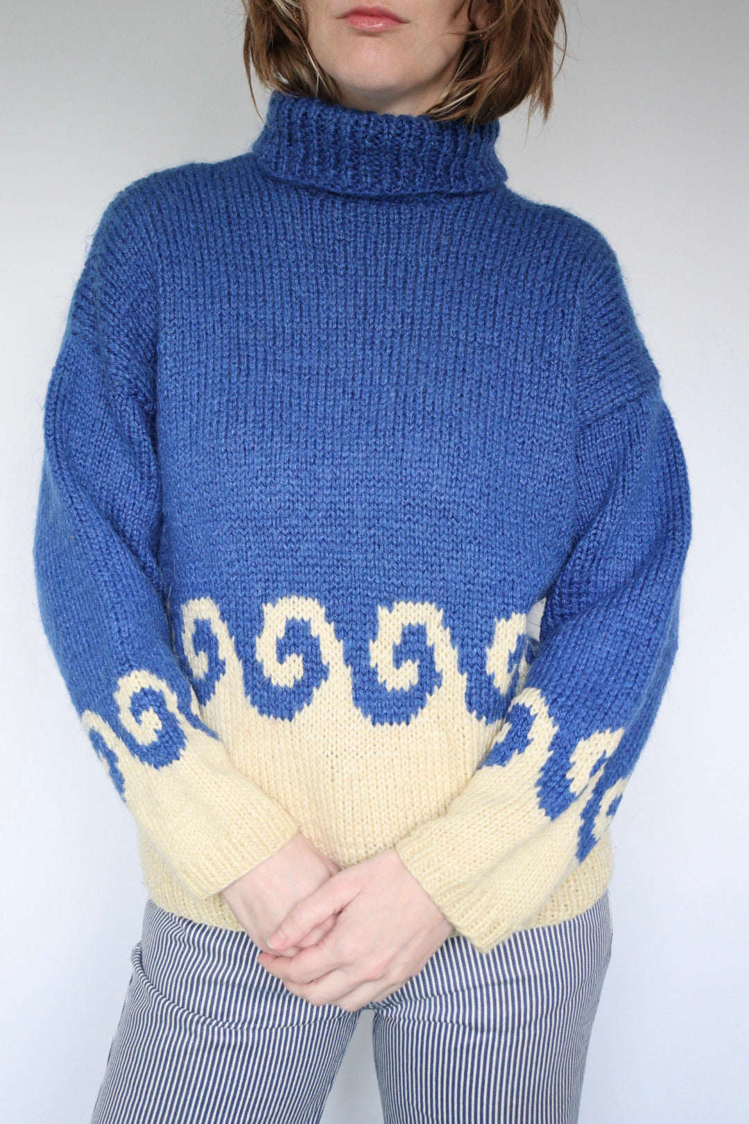 The Wool Waves - vintage knitted sweater - S up to M/L