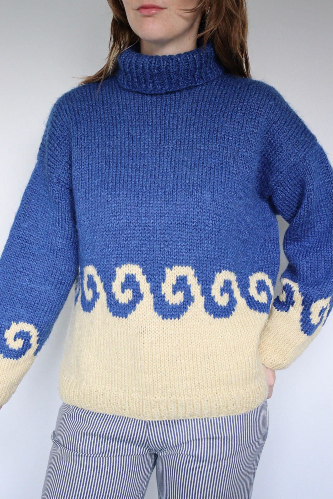 The Wool Waves - vintage knitted sweater - S up to M/L