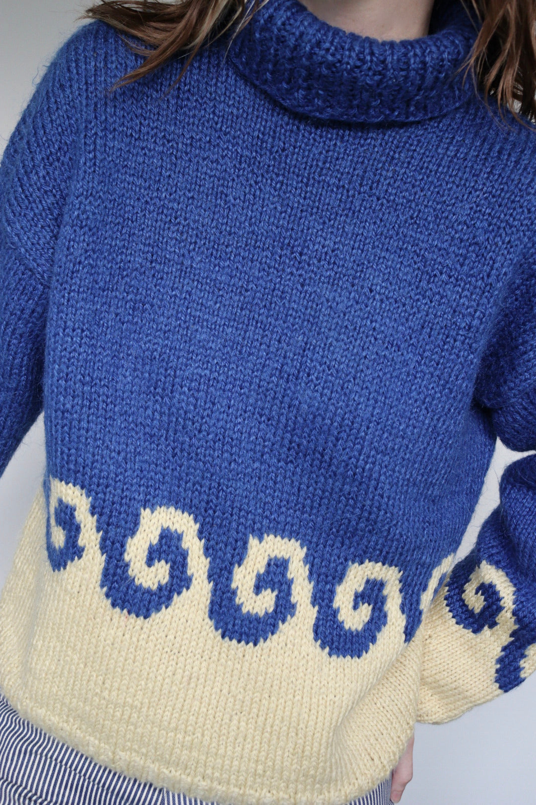 The Wool Waves - vintage knitted sweater - S up to M/L