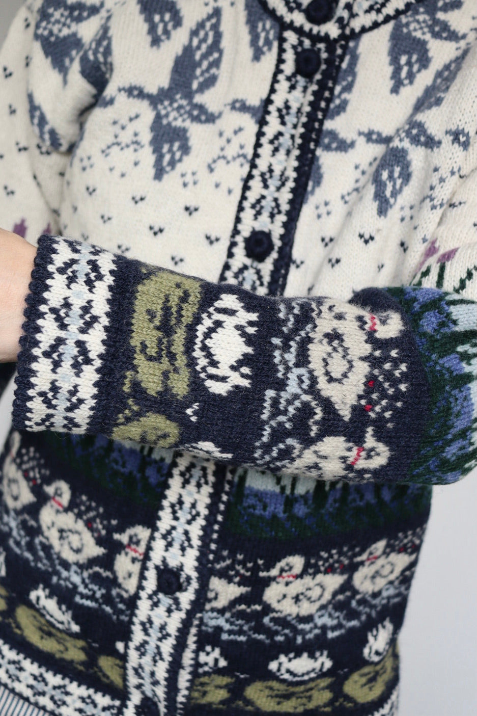 The Lush Lake - vintage knitted cardigan - S up to L