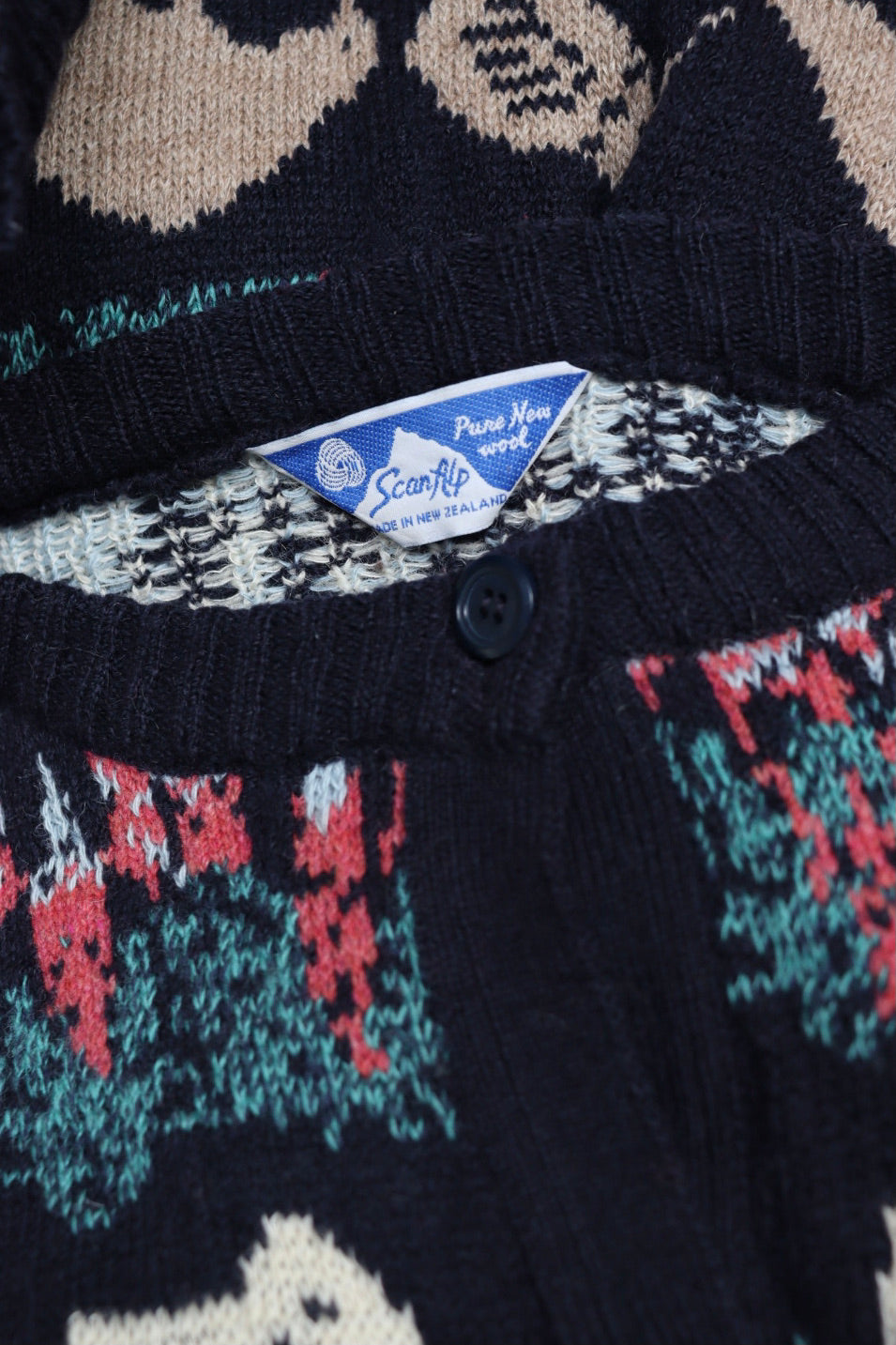 The New Zealand - vintage knitted cardigan - S up to L