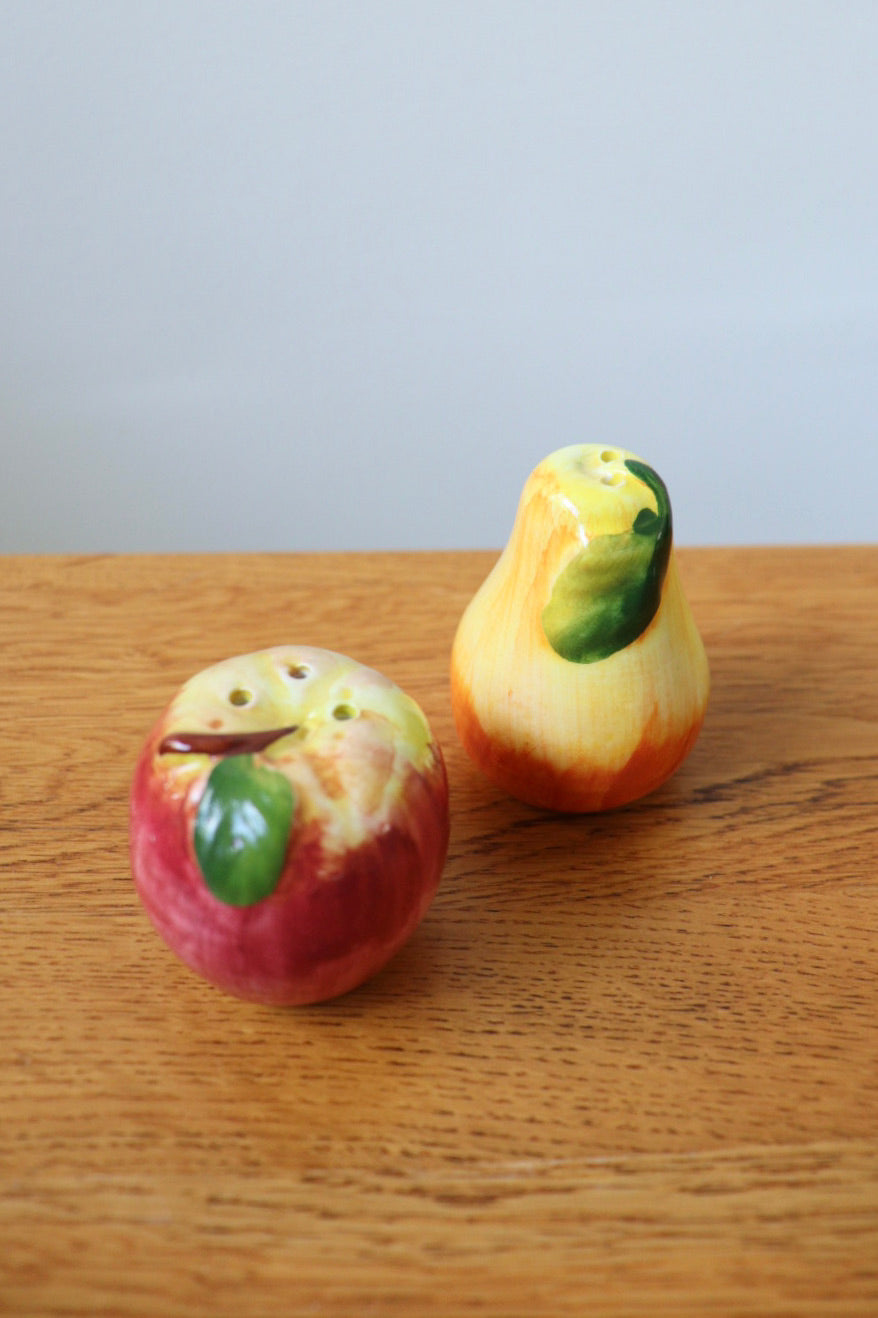 The Appel & Pear - salt & pepper shakers