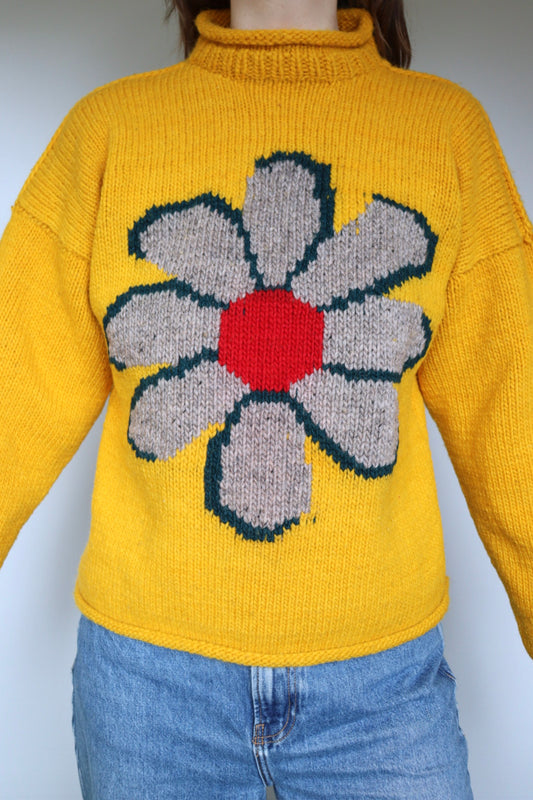 The Bright Daisy - vintage knitted sweater - S up to M