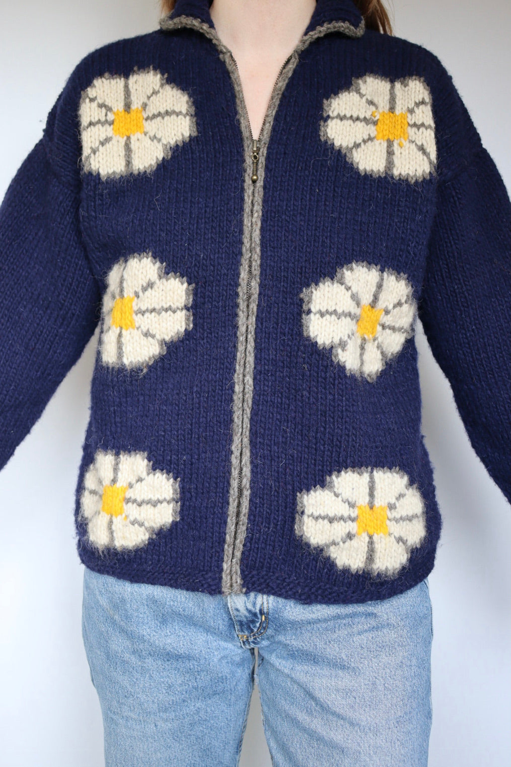 The Daisy Field - vintage knitted cardigan - S up to M