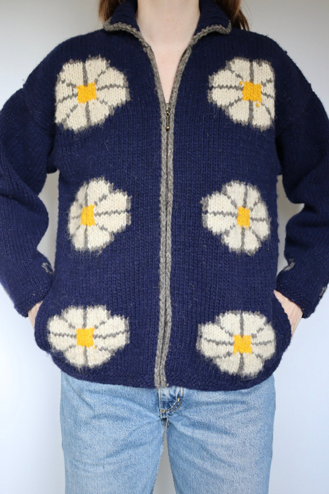 The Daisy Field - vintage knitted cardigan - S up to M