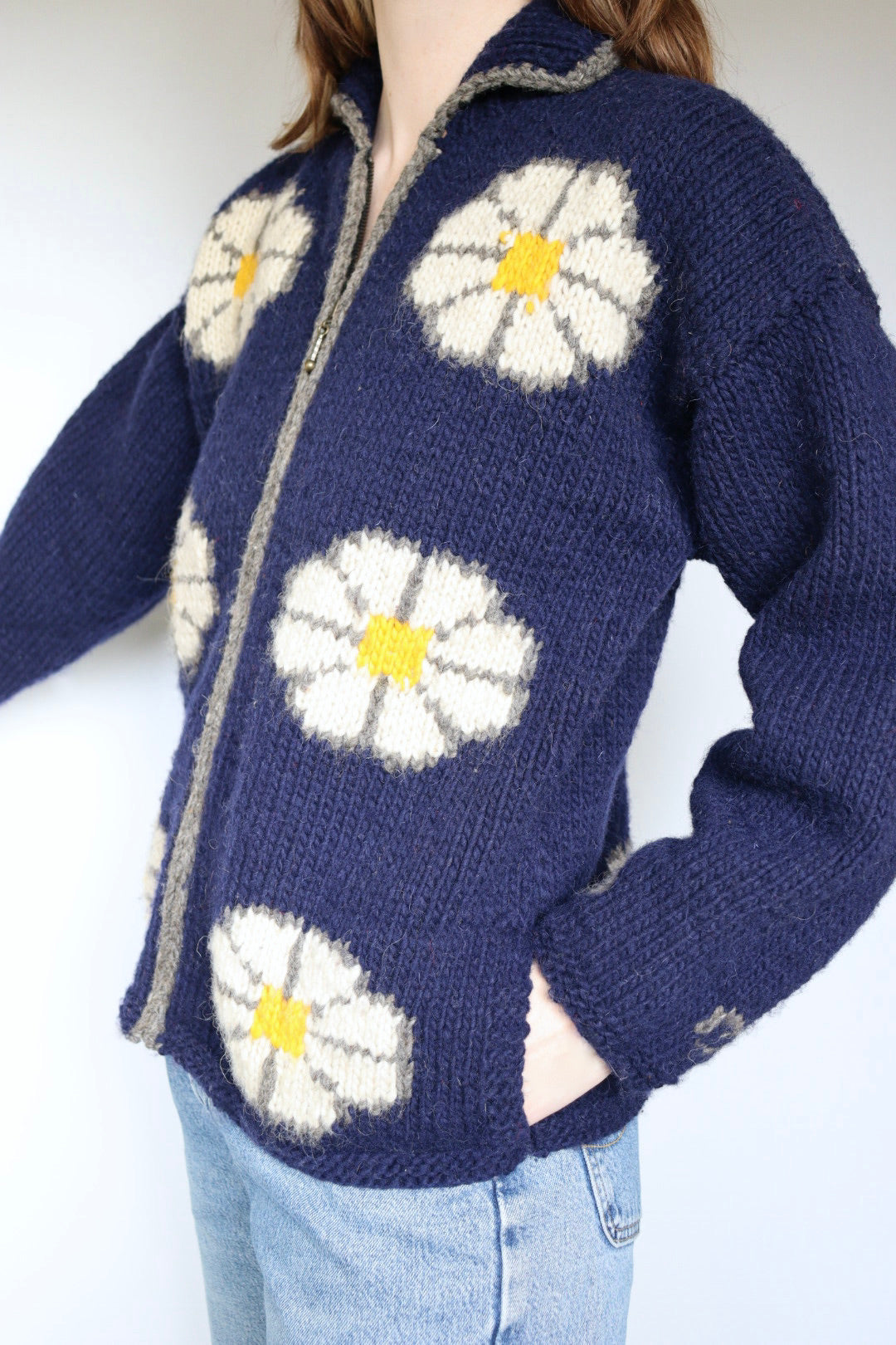The Daisy Field - vintage knitted cardigan - S up to M