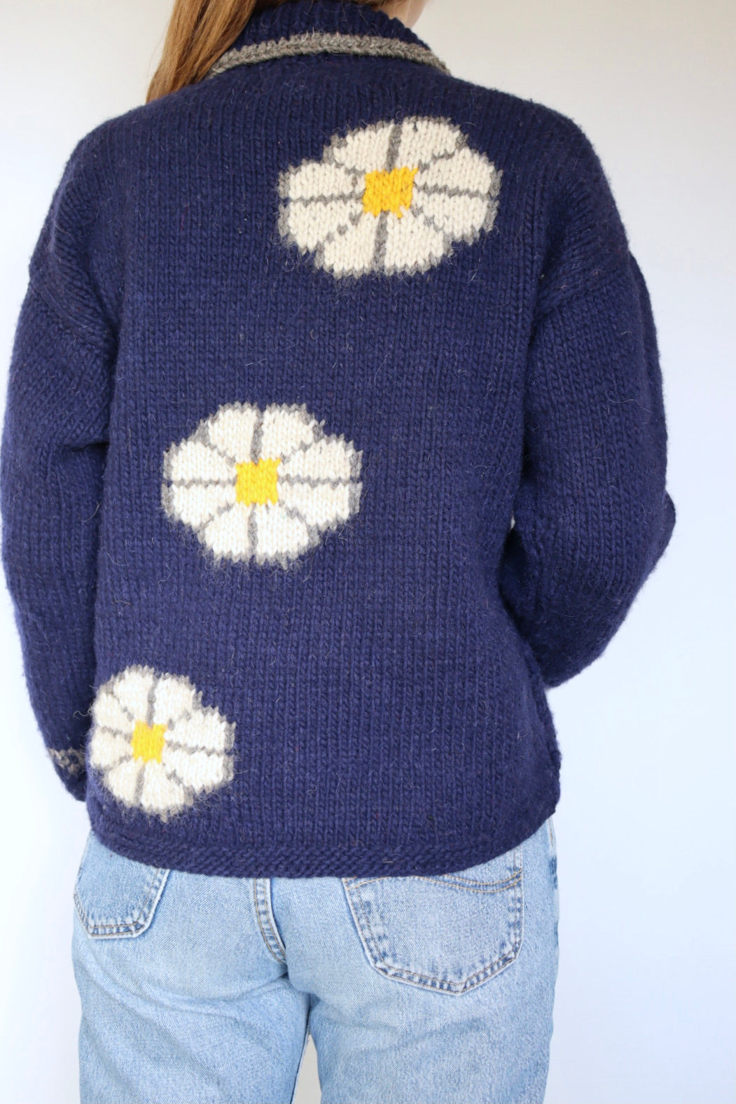 The Daisy Field - vintage knitted cardigan - S up to M