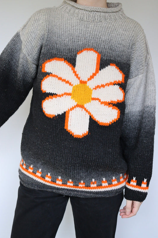 The Faded Daisy - vintage knitted sweater - S up to L