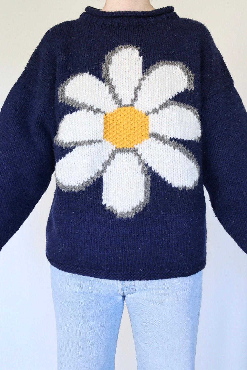 The Blue Daisy - vintage knitted sweater - S up to L