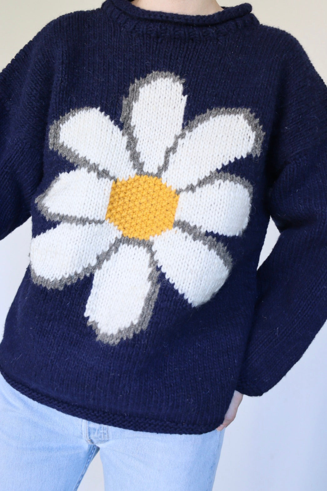 The Blue Daisy - vintage knitted sweater - S up to L