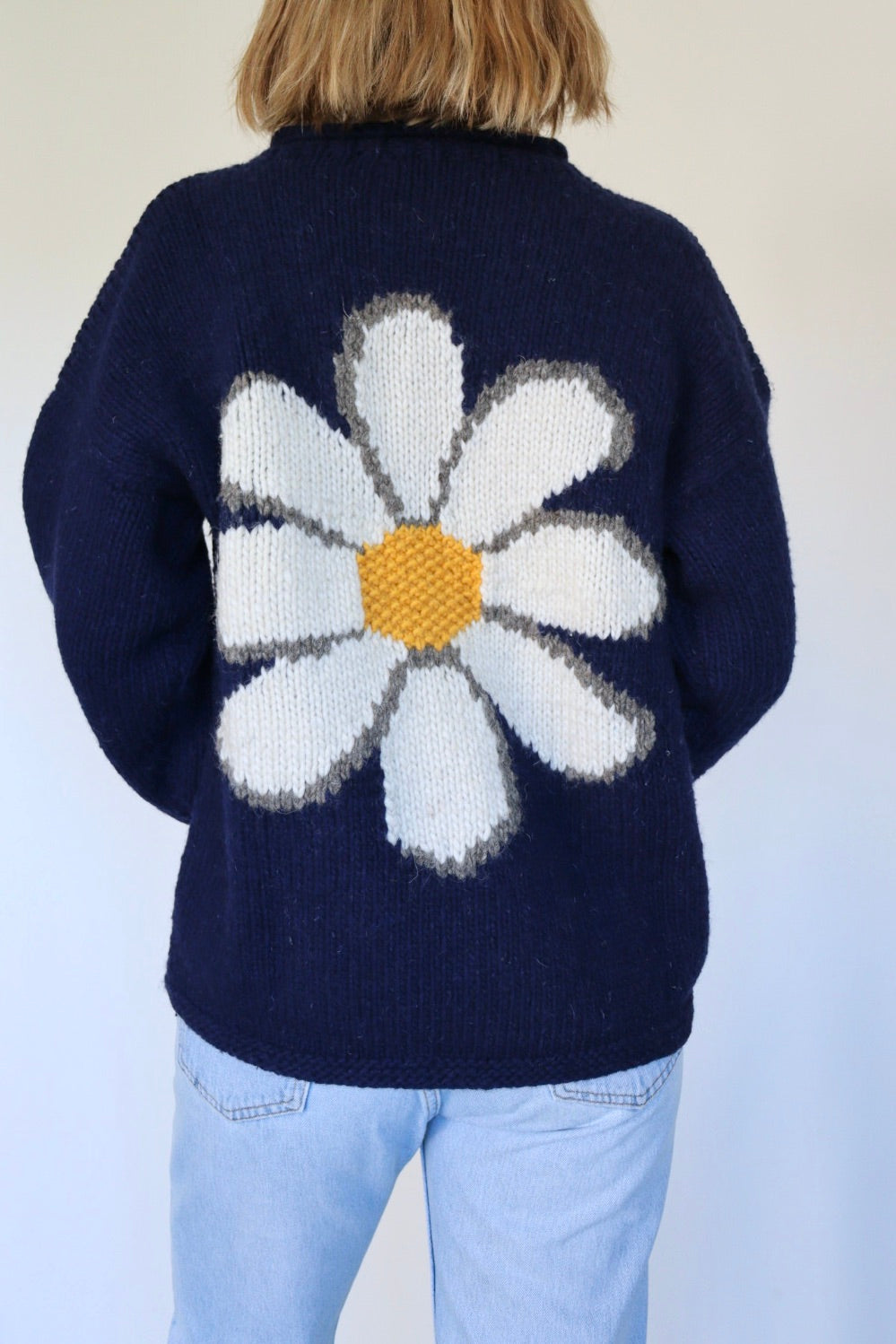 The Blue Daisy - vintage knitted sweater - S up to L