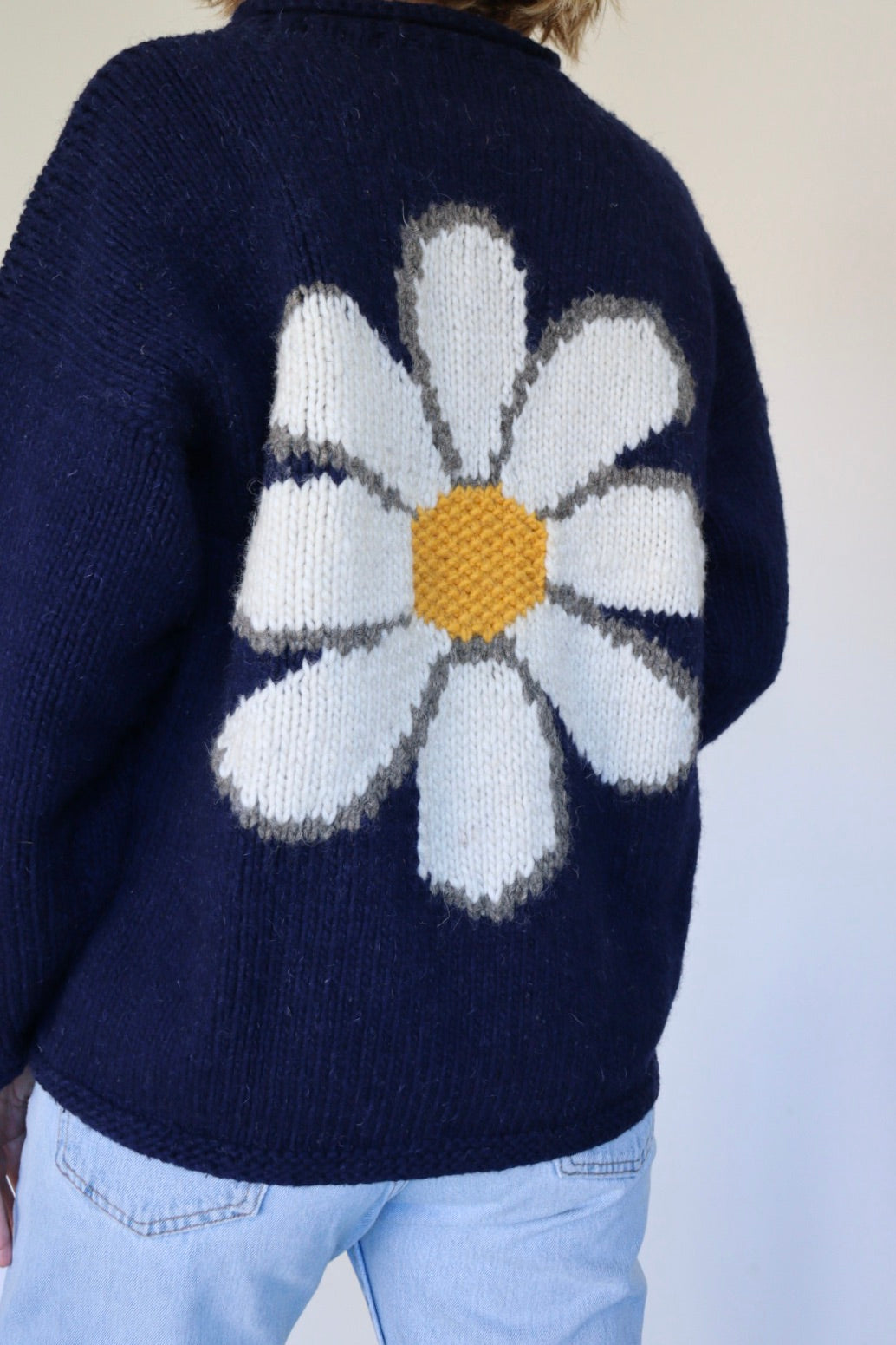 The Blue Daisy - vintage knitted sweater - S up to L