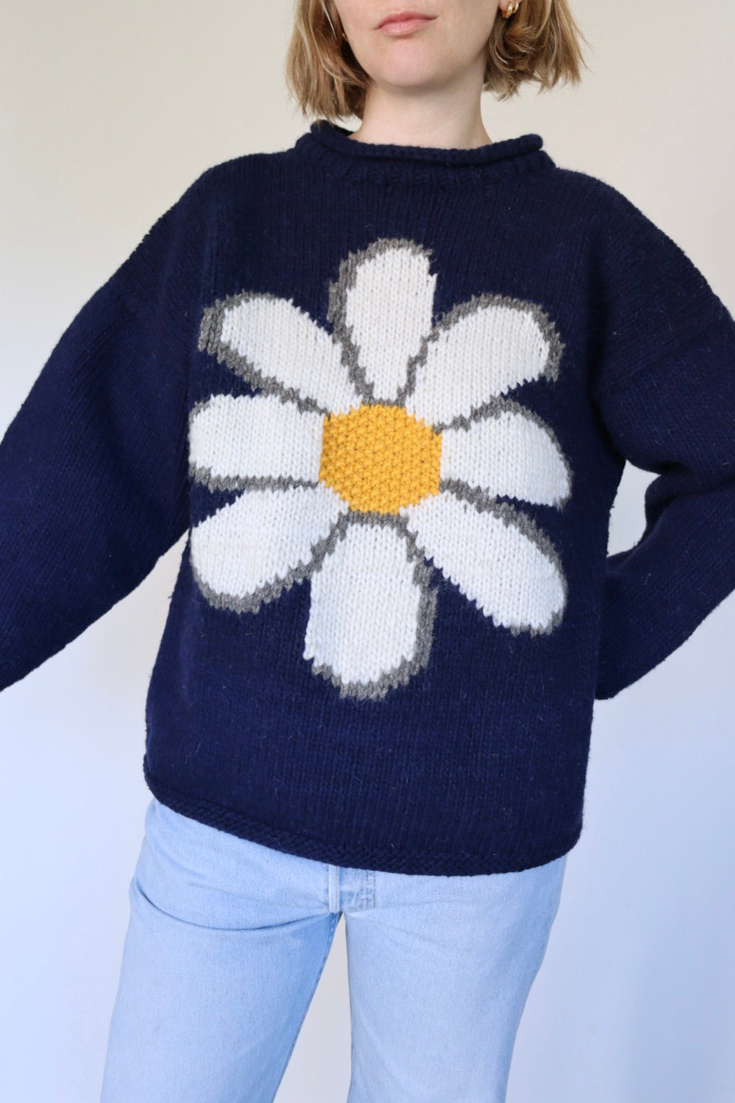 The Blue Daisy - vintage knitted sweater - S up to L