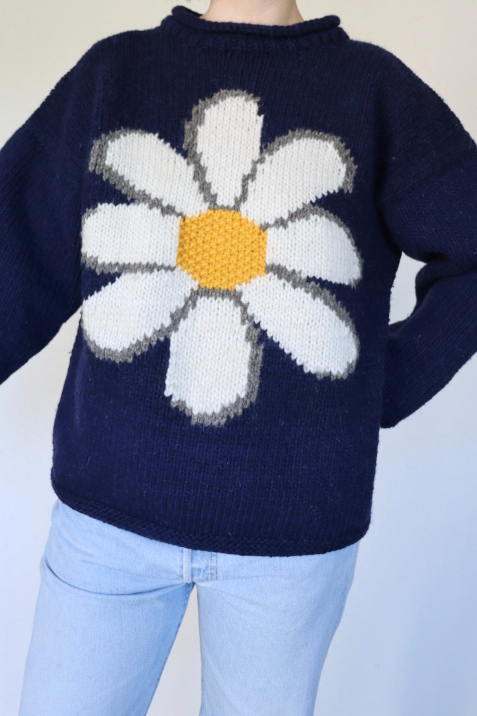 The Blue Daisy - vintage knitted sweater - S up to L