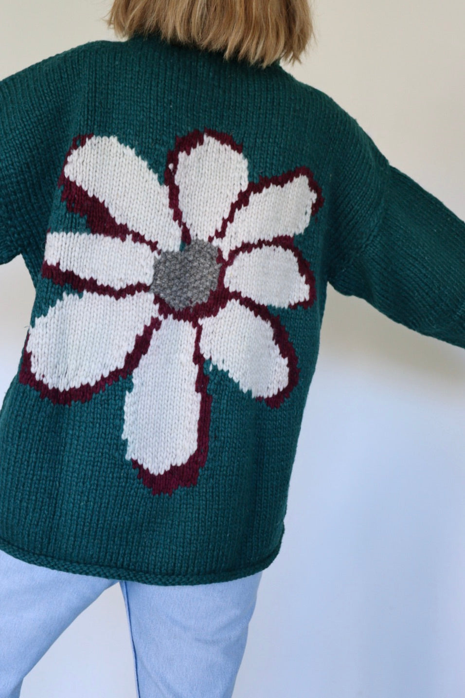 The Teal Daisy - vintage knitted sweater - S up to XXL