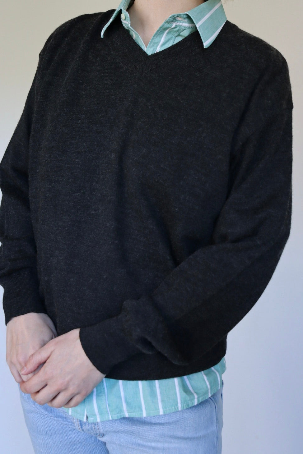 The London Wear - vintage v-neck sweater - S up to L