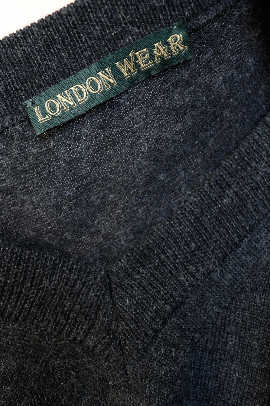 The London Wear - vintage v-neck sweater - S up to L